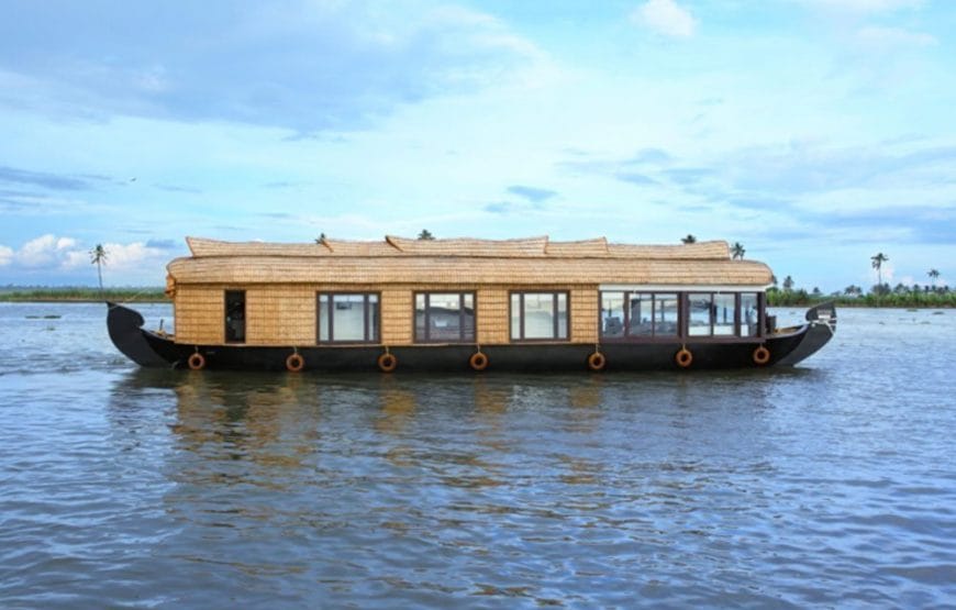 Cinnamon Houseboat