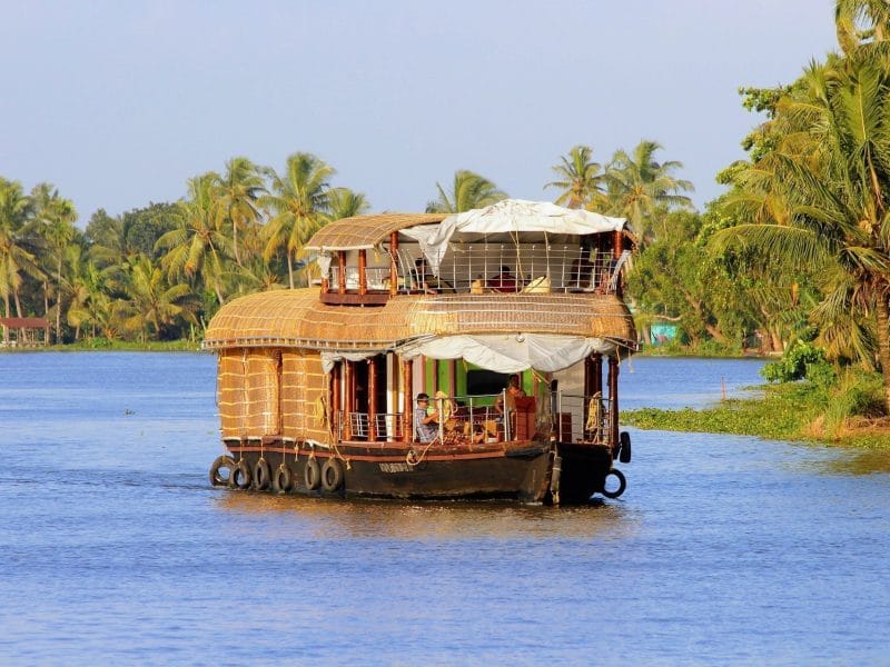 kerala boat house tourism