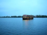 Luxury Houseboat Day Cruise in Kerala Backwaters