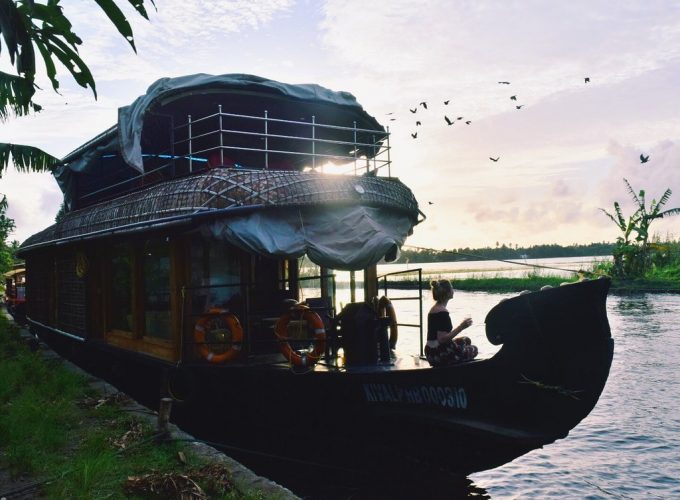 Alleppey Backwater Day Cruise in Houseboat
