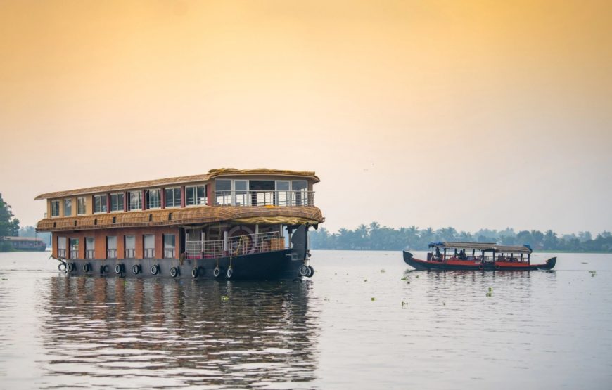 Ten Bedroom Houseboat