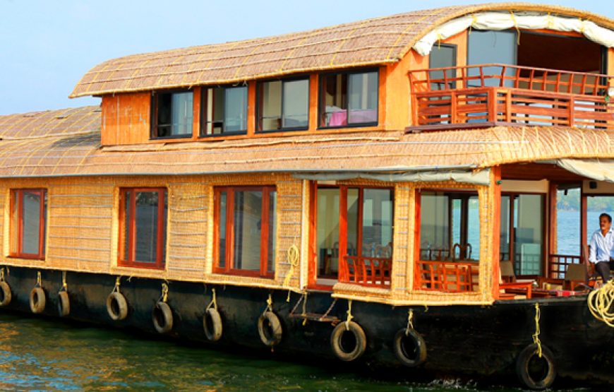 Four Bed Room Luxury Houseboat