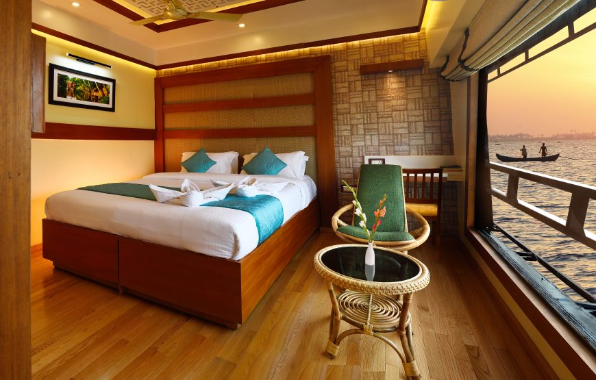 Lake Paradise Luxury Houseboat