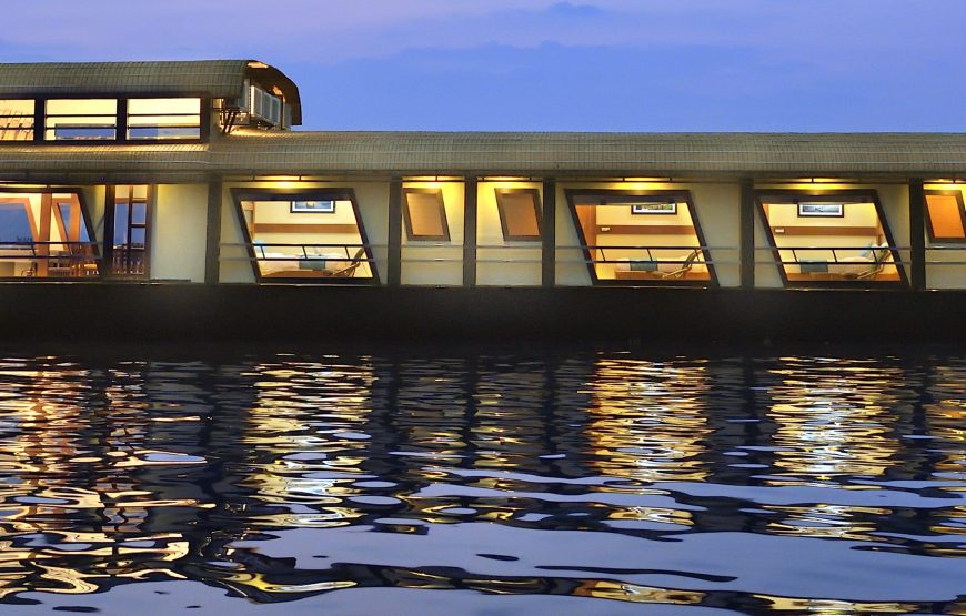 Lake Paradise Luxury Houseboat