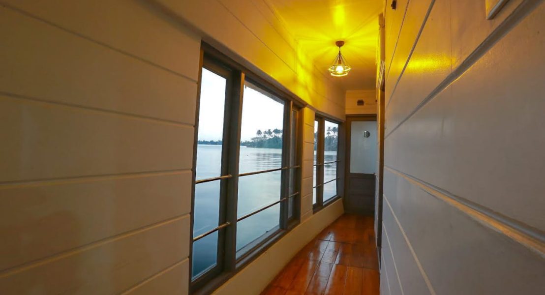 1 Bedroom Houseboat