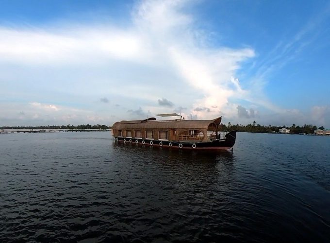 luxury houseboats