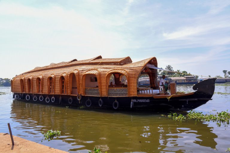 Angel Queen Houseboats