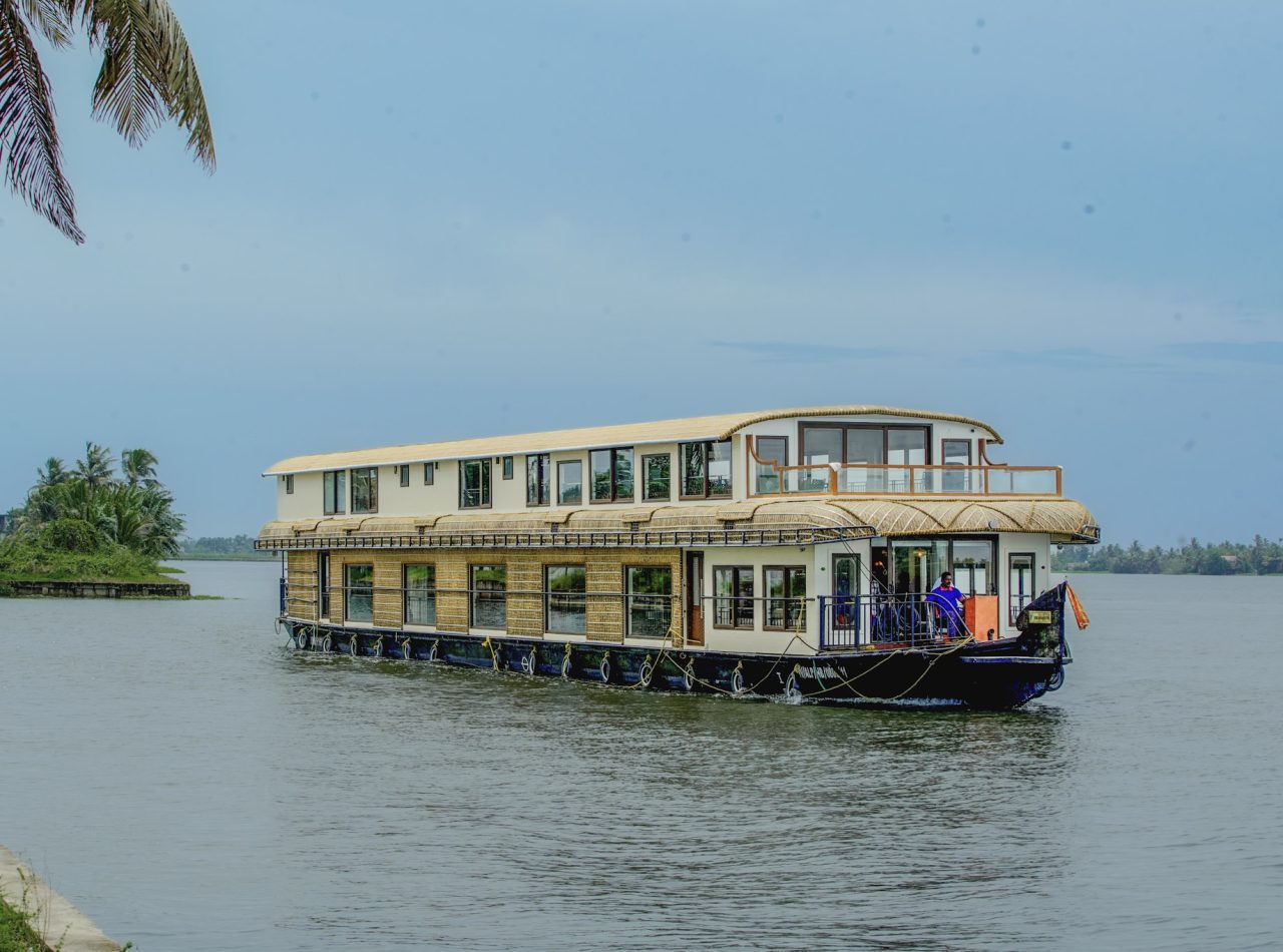 Luxury Houseboats in Alleppey