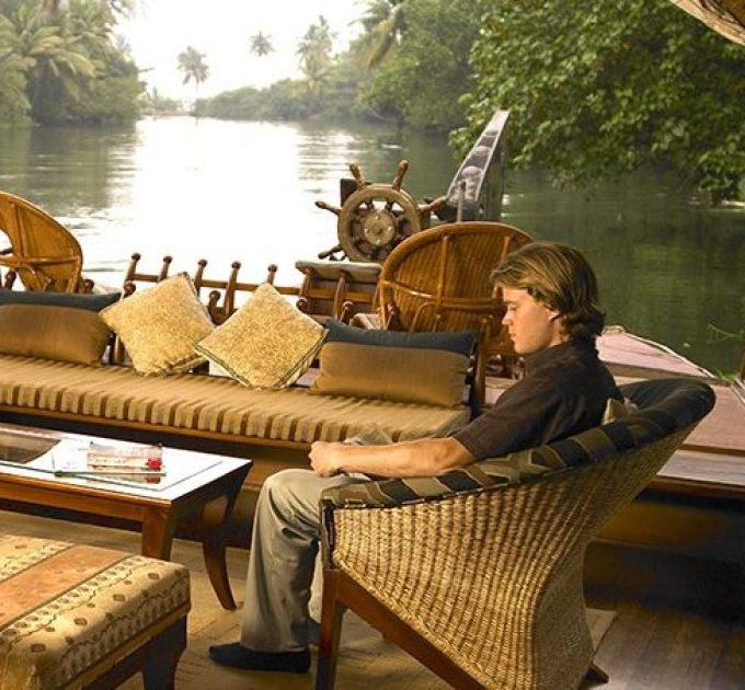 Lakes and Lagoons Houseboat