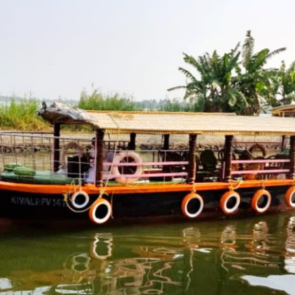 A shikkara in Alleppey