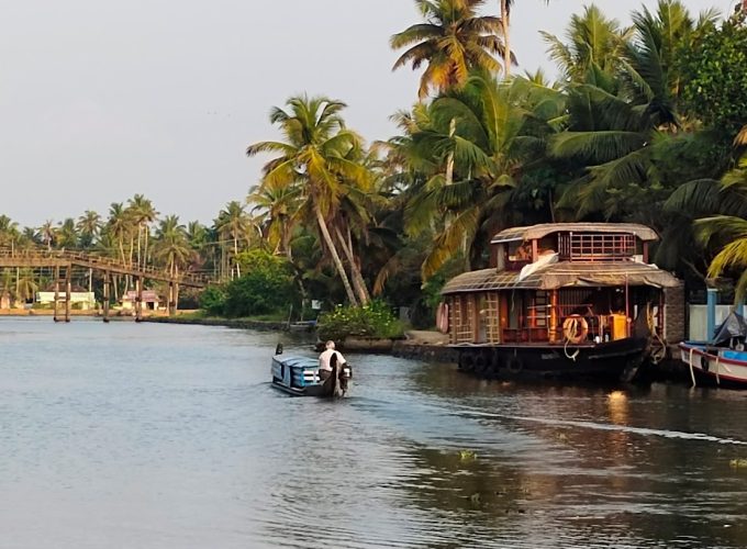 Alleppey to Kumarakom shikkara Boat Tour