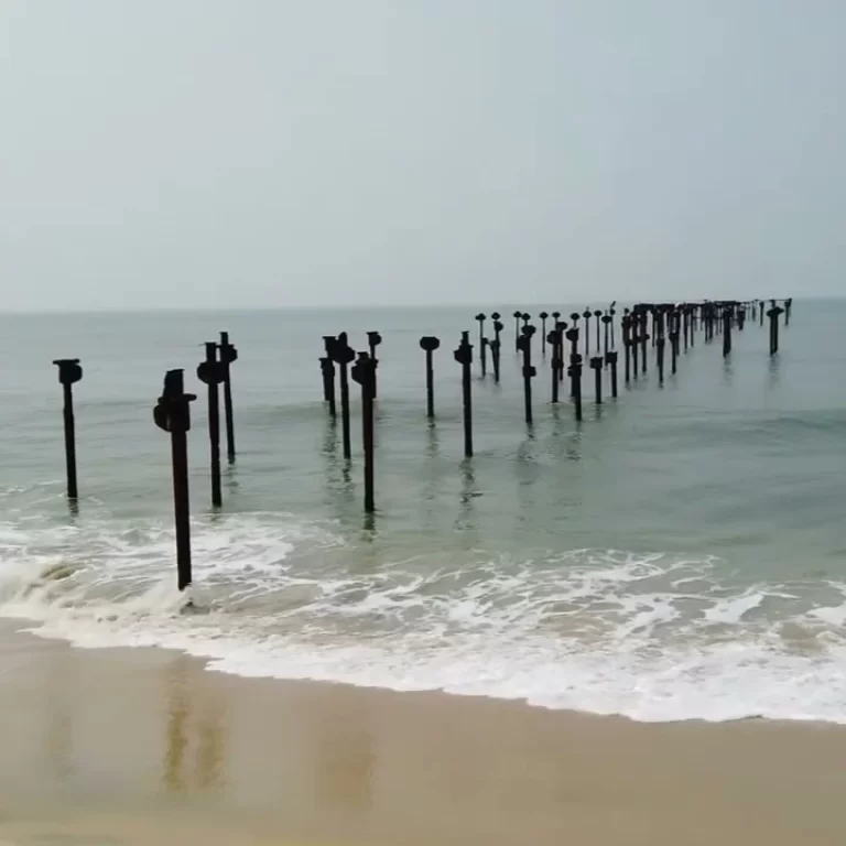 Alleppey Beach and its 150 years old pier.