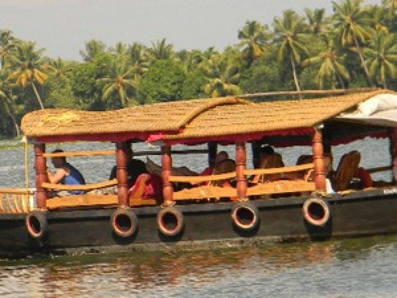 kerala backwater boat trip