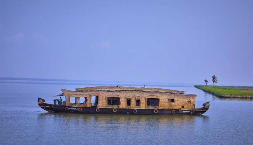 23 Tips to Consider Before Booking a Houseboat in Alleppey