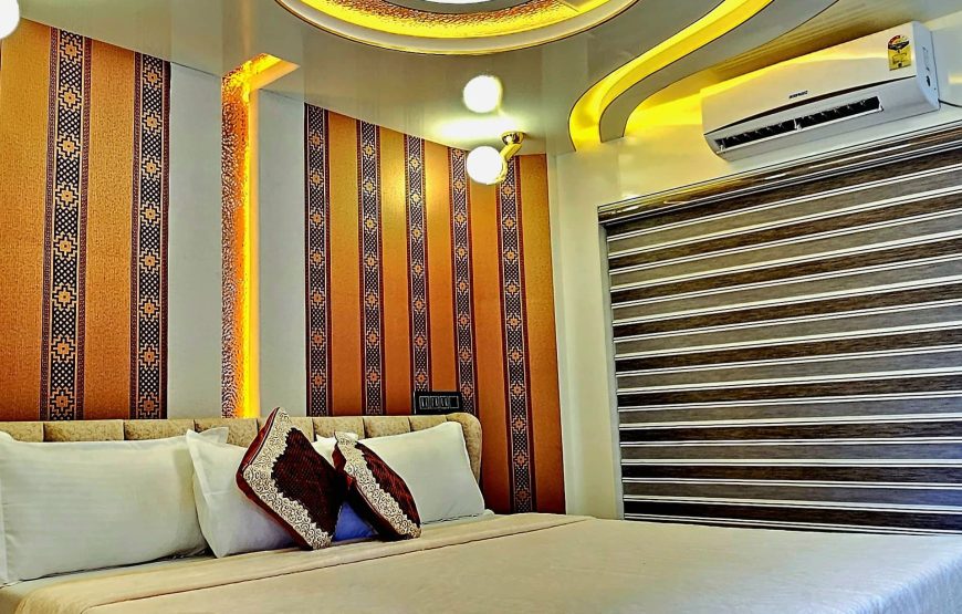 Five Bedroom Houseboat