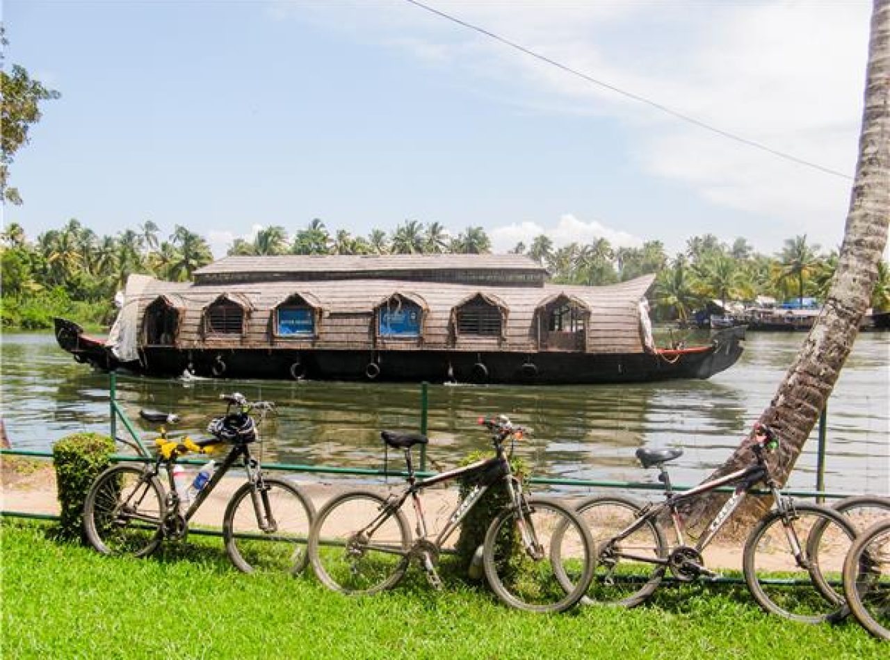 Alleppey Cycling