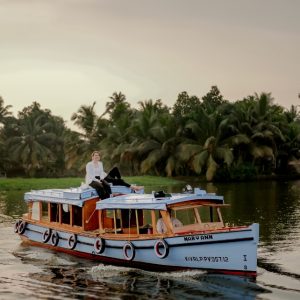 motor boat tour in Alleppey