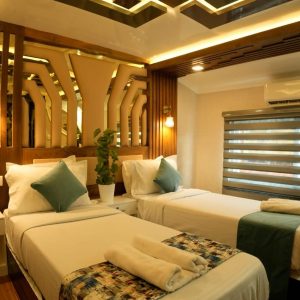 Six bedroom Deluxe Houseboat (13)