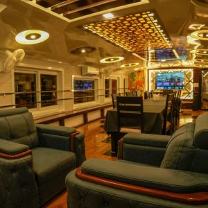 Six bedroom Deluxe Houseboat (7)