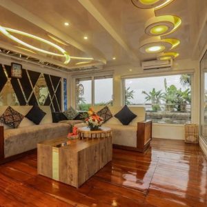 six bedroom luxury houseboat (3)