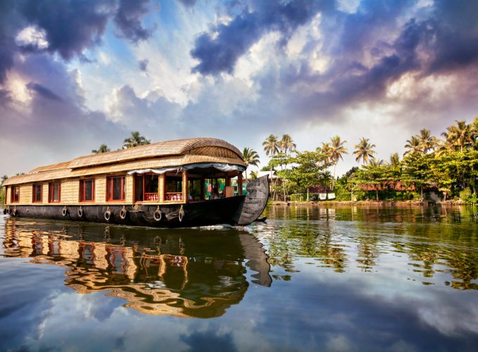Kerala houseboat: private houseboat in backwaters for 6 hours